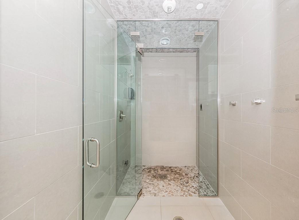 17520 GAWTHROP DR #401, LAKEWOOD RANCH, FL, 34211