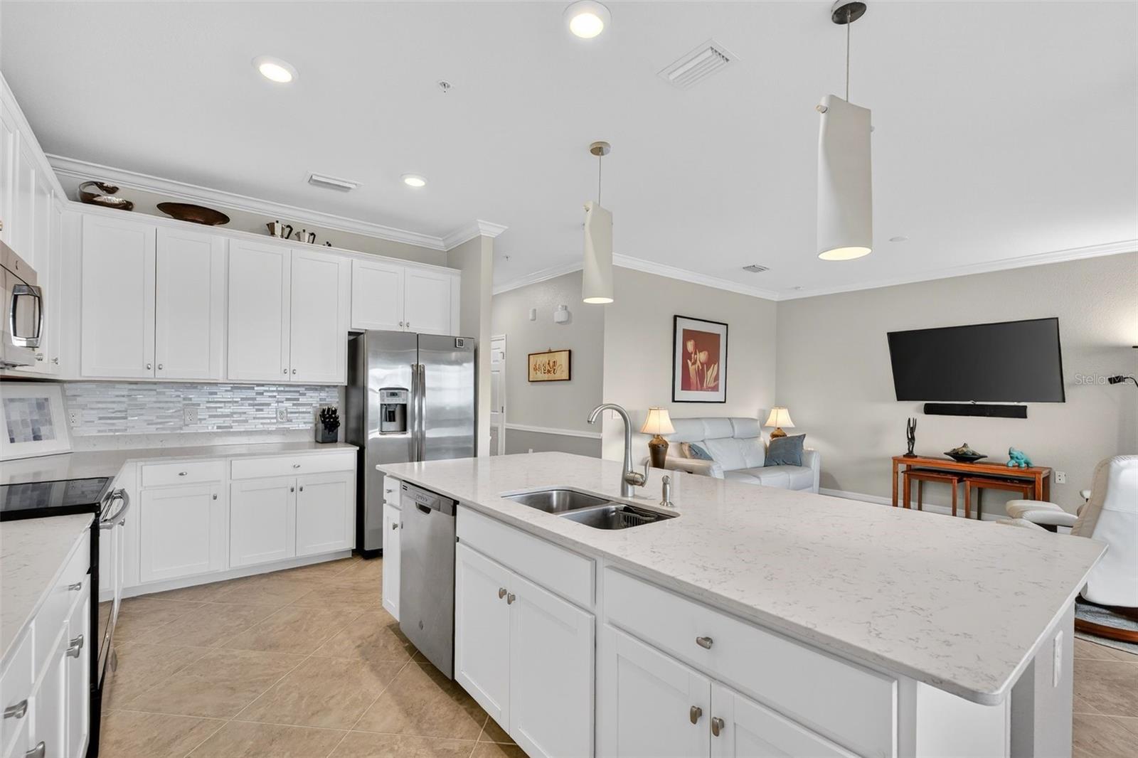 17520 GAWTHROP DR #401, LAKEWOOD RANCH, FL, 34211