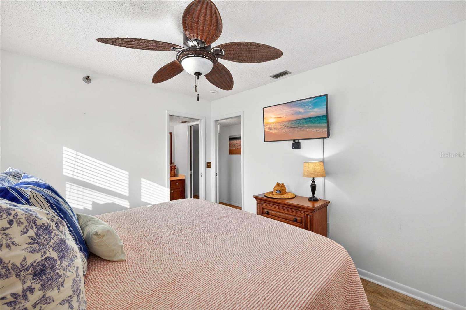 19010 GULF BLVD #101, INDIAN SHORES, FL, 33785