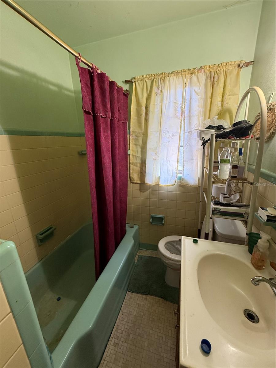 1600 27TH AVE S, ST PETERSBURG, FL, 33712