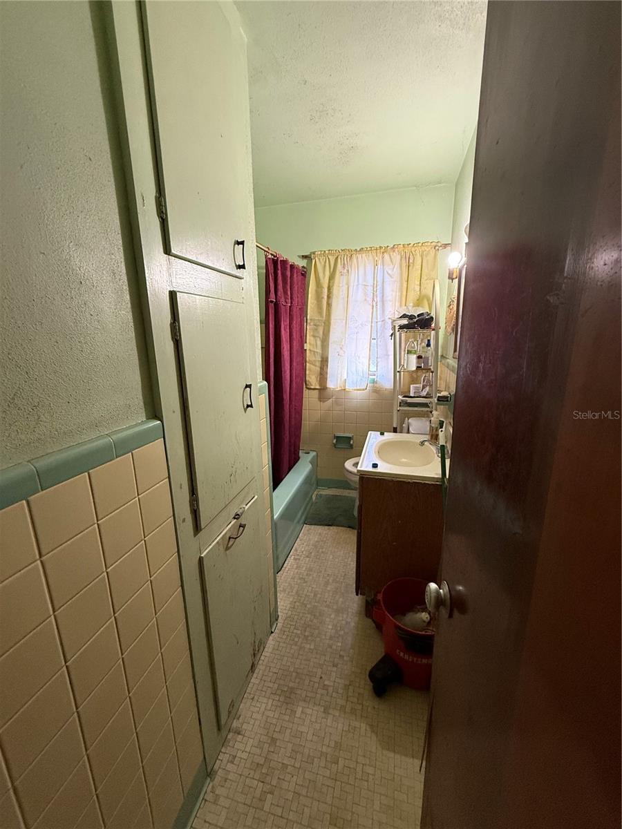 1600 27TH AVE S, ST PETERSBURG, FL, 33712