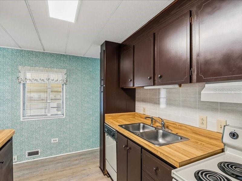 31227 TEMPLE AVE, TAVARES, FL, 32778