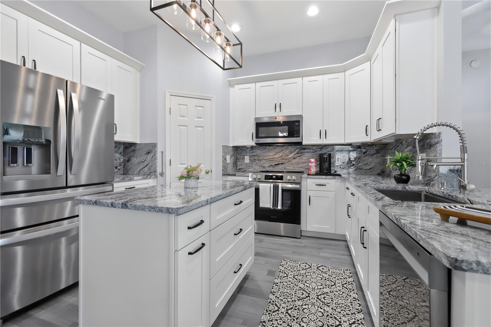 486 WOODFORD DR, DEBARY, FL, 32713