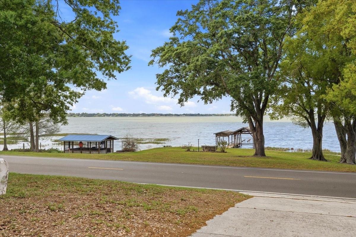 1202 LAKE ARIANA BLVD, AUBURNDALE, FL, 33823