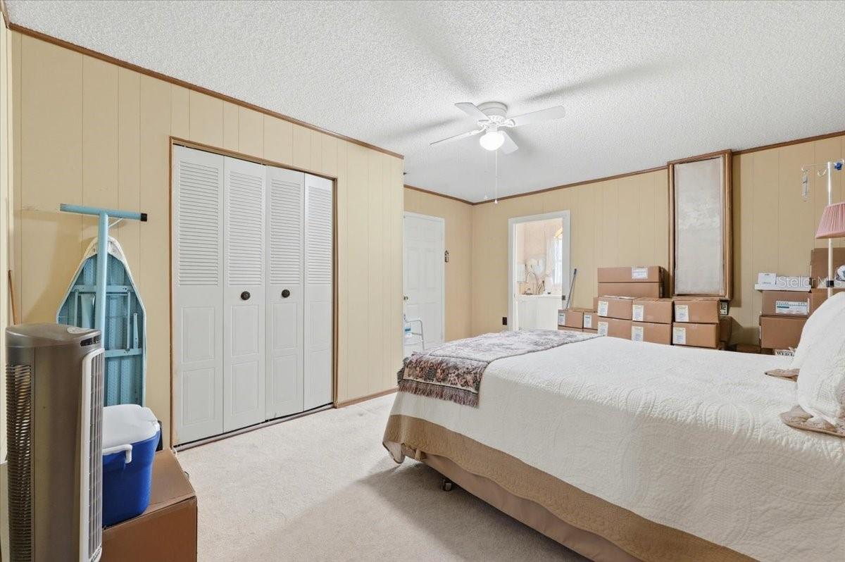 1202 LAKE ARIANA BLVD, AUBURNDALE, FL, 33823