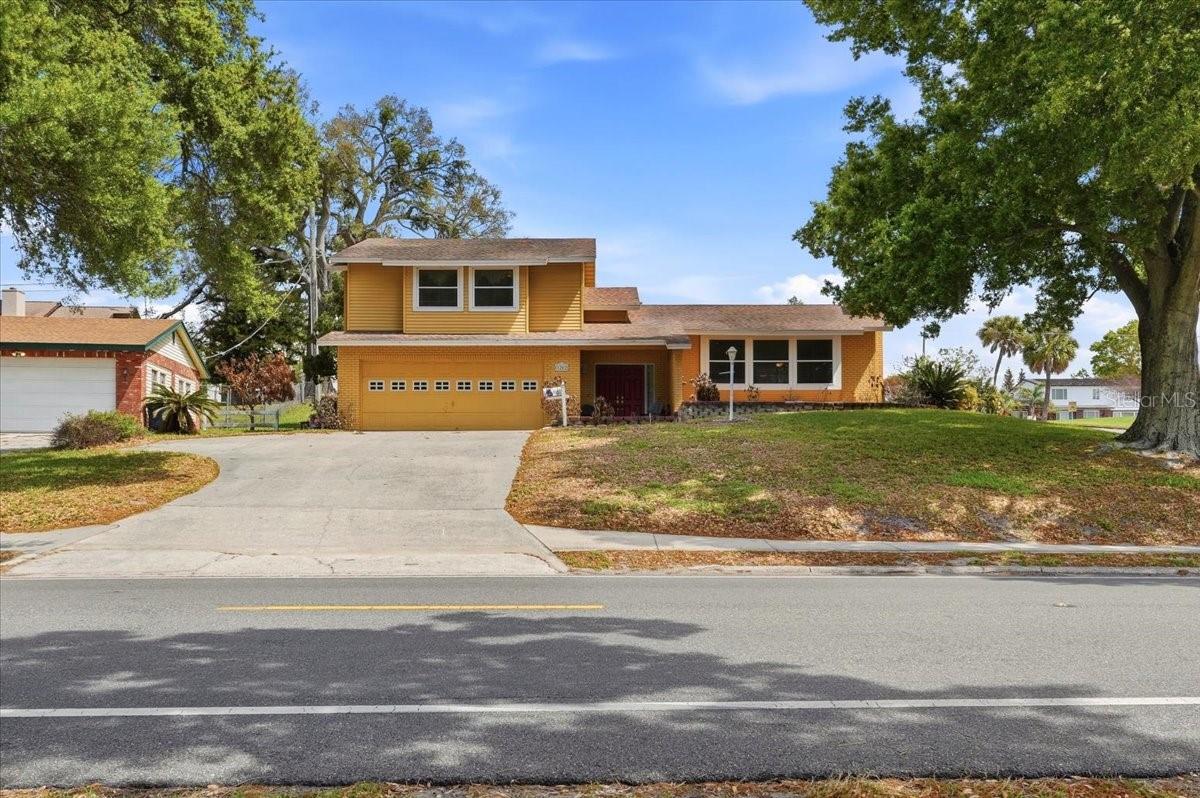 1202 LAKE ARIANA BLVD, AUBURNDALE, FL, 33823