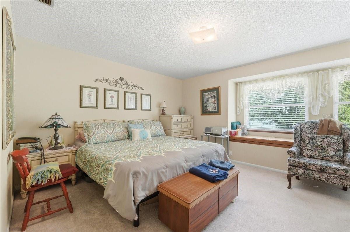 1202 LAKE ARIANA BLVD, AUBURNDALE, FL, 33823