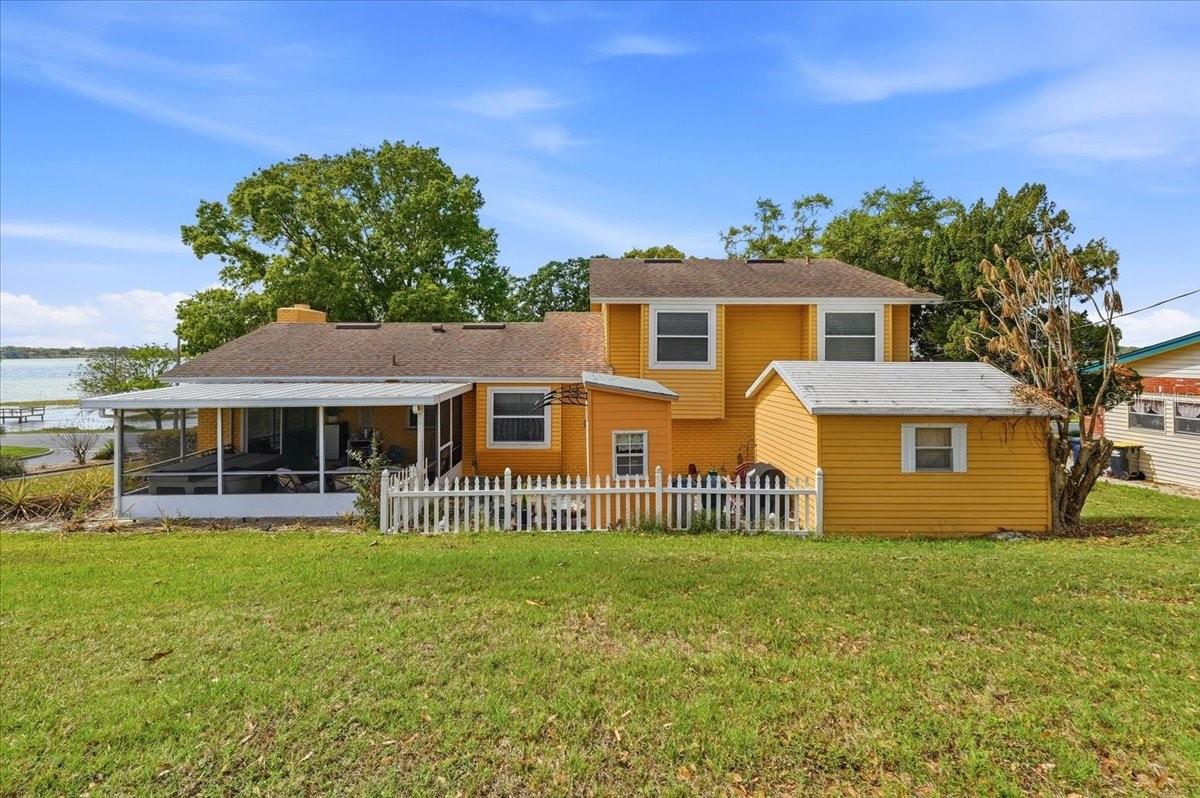 1202 LAKE ARIANA BLVD, AUBURNDALE, FL, 33823