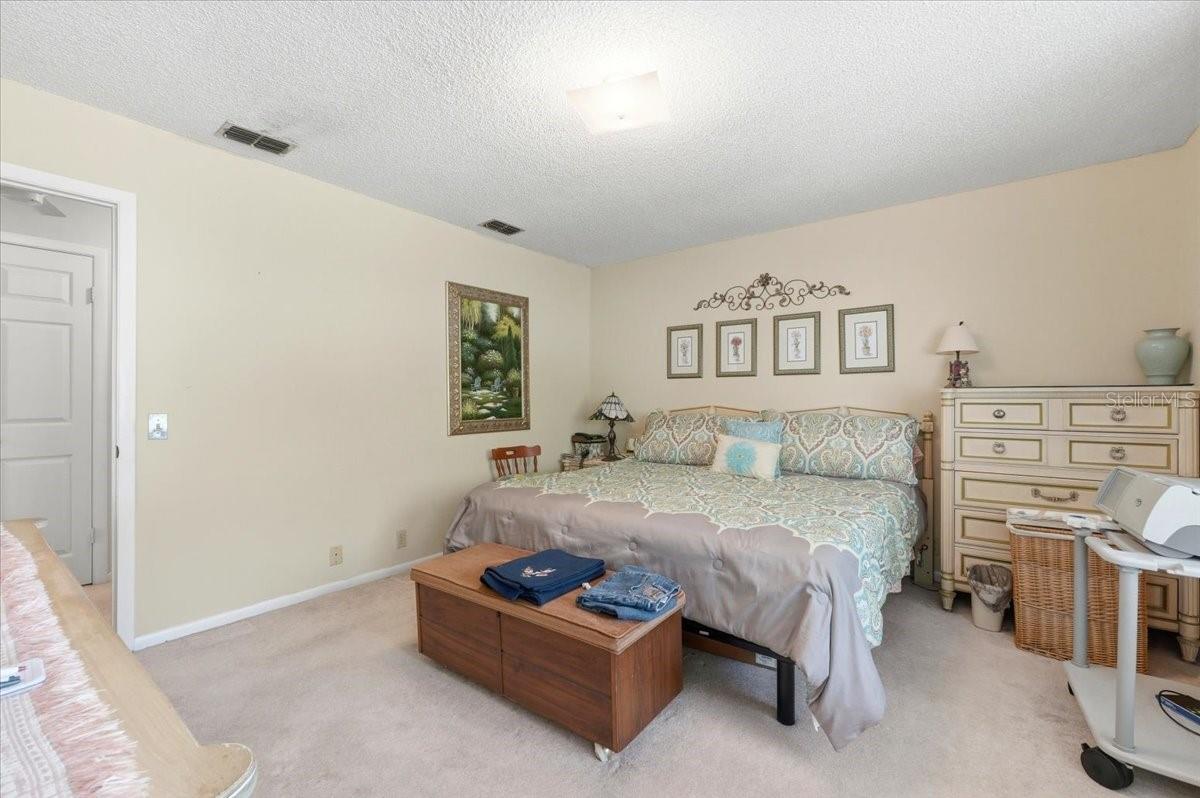 1202 LAKE ARIANA BLVD, AUBURNDALE, FL, 33823