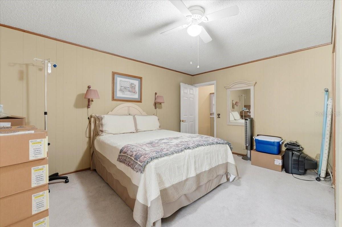 1202 LAKE ARIANA BLVD, AUBURNDALE, FL, 33823