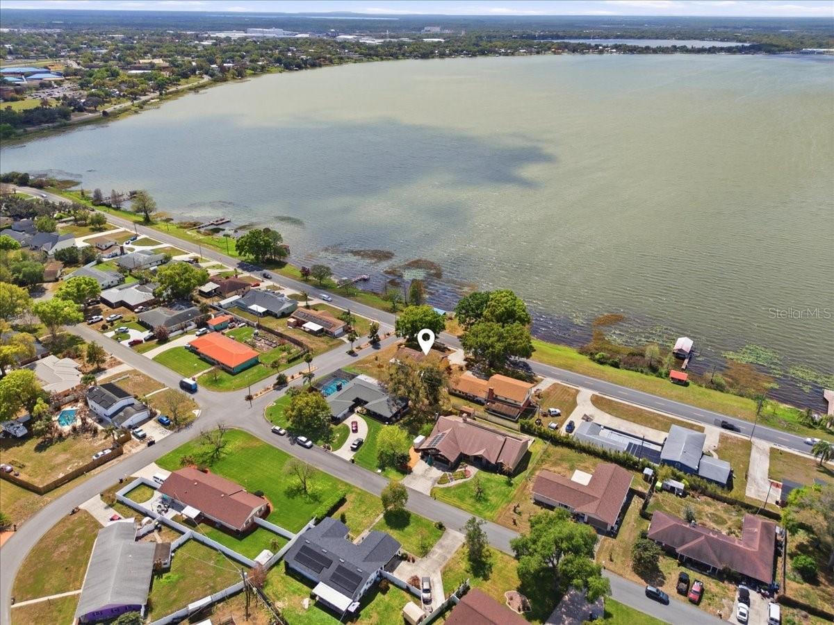 1202 LAKE ARIANA BLVD, AUBURNDALE, FL, 33823
