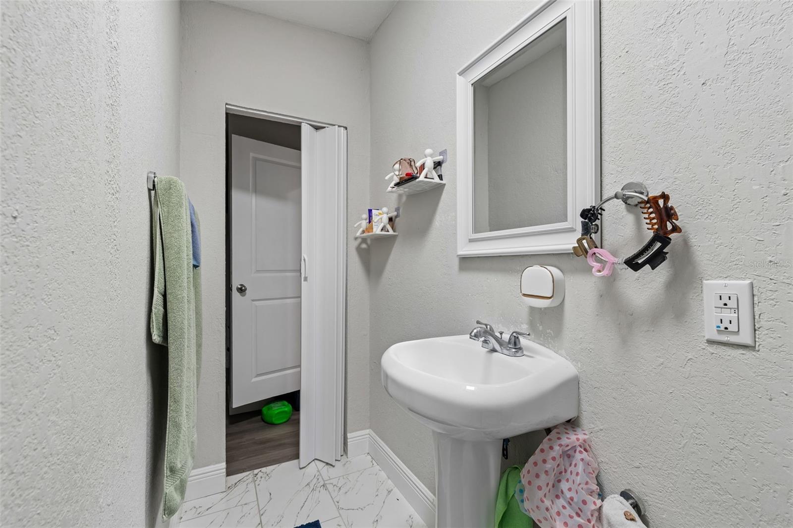 7403 SPRING CT, TAMPA, FL, 33634