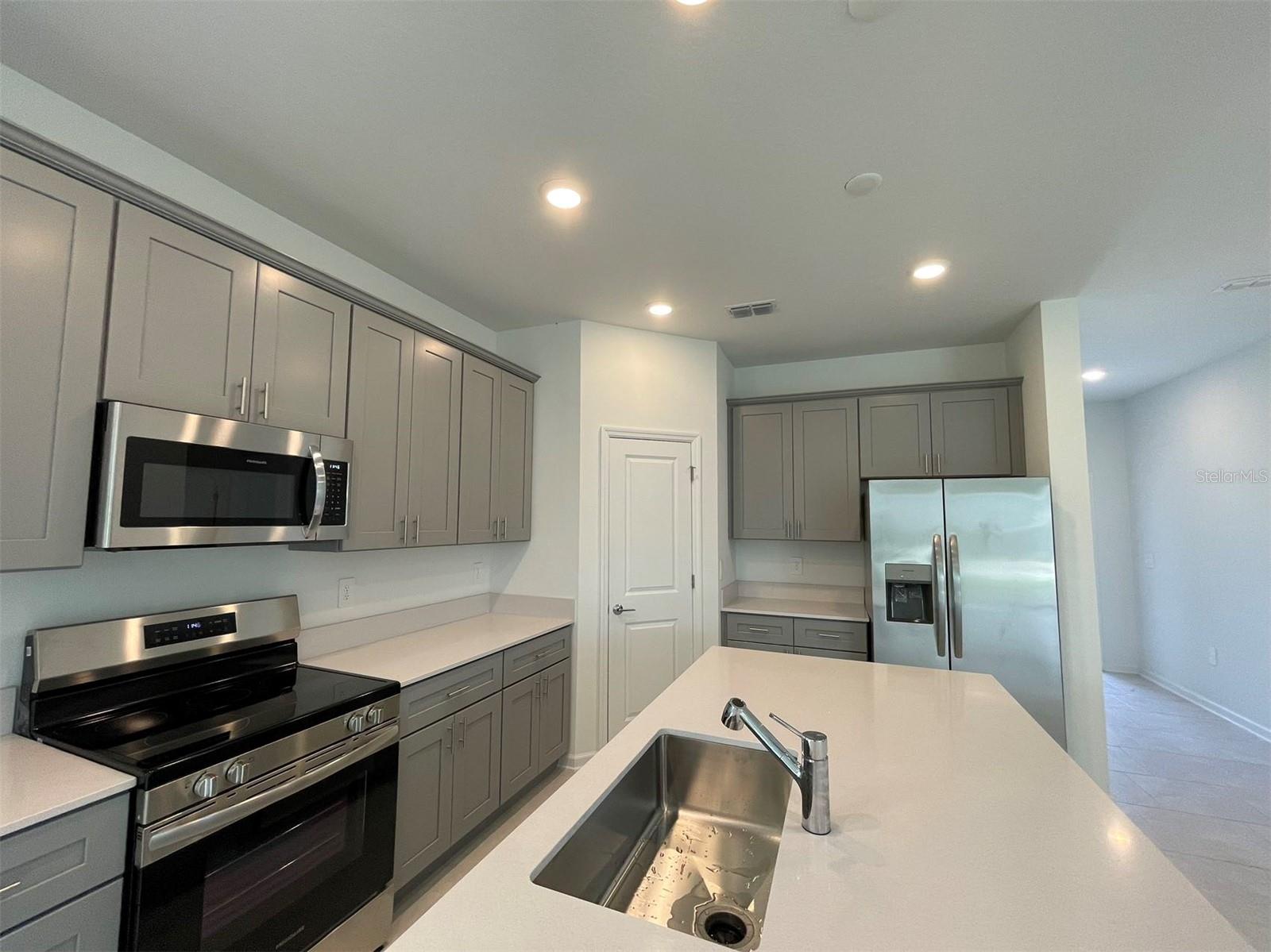 2165 SWEET HONEY LN, APOPKA, FL, 32712