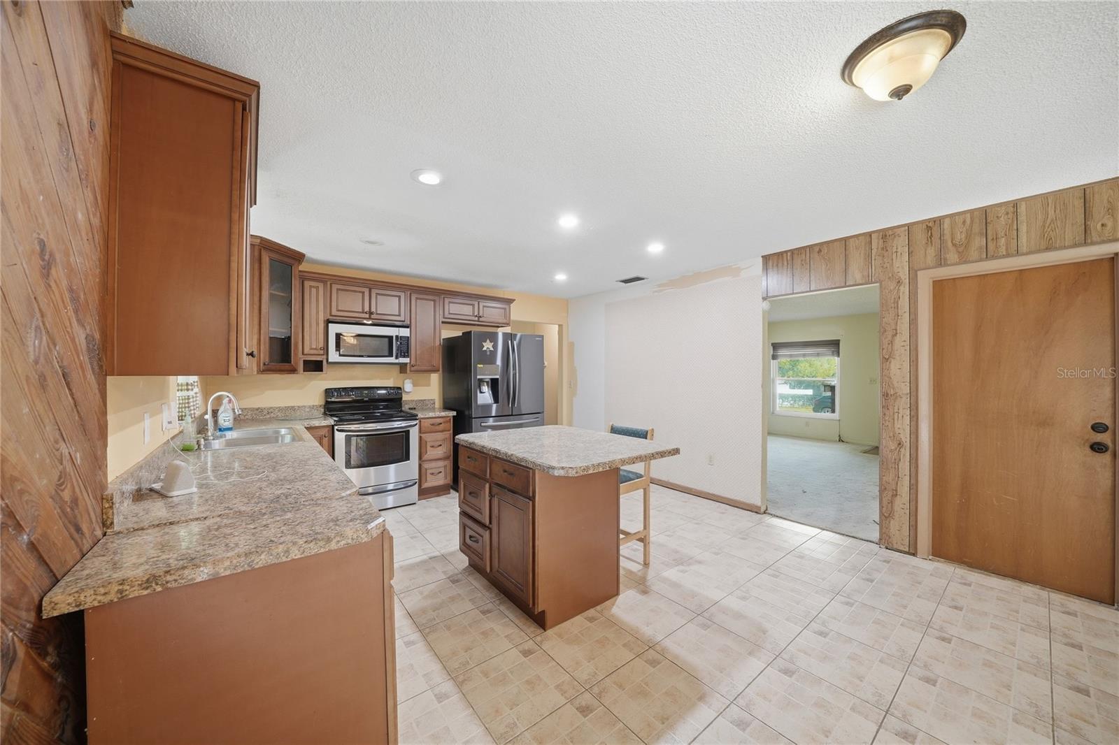 2327 SEAN LN, LAKELAND, FL, 33812
