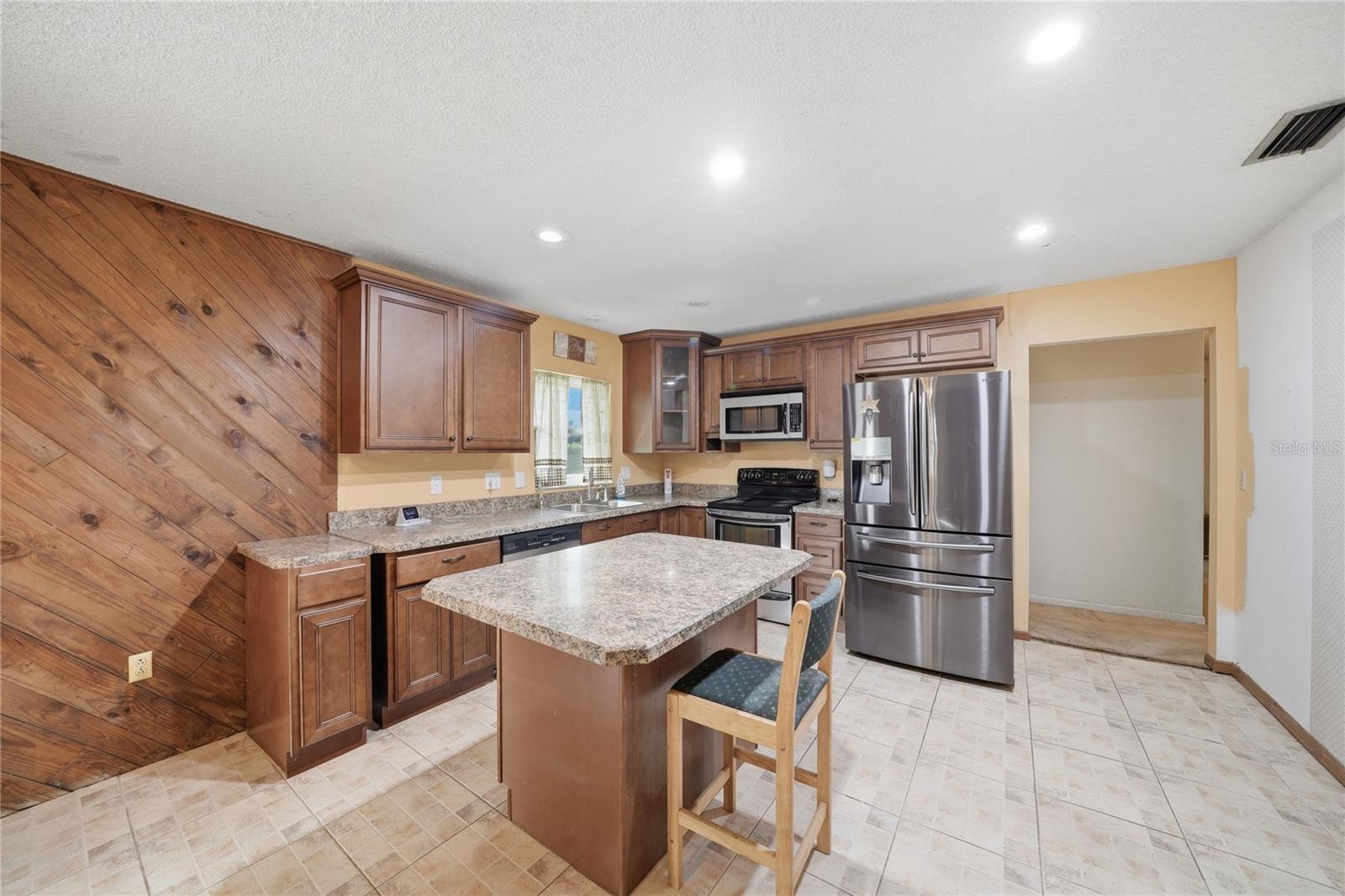 2327 SEAN LN, LAKELAND, FL, 33812