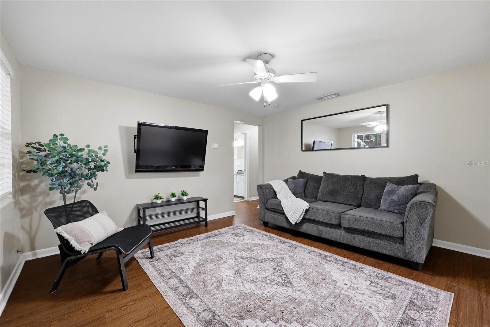 3915 W STATE ST, TAMPA, FL, 33609