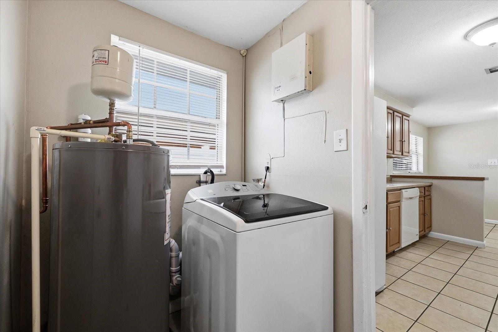 3915 W STATE ST, TAMPA, FL, 33609