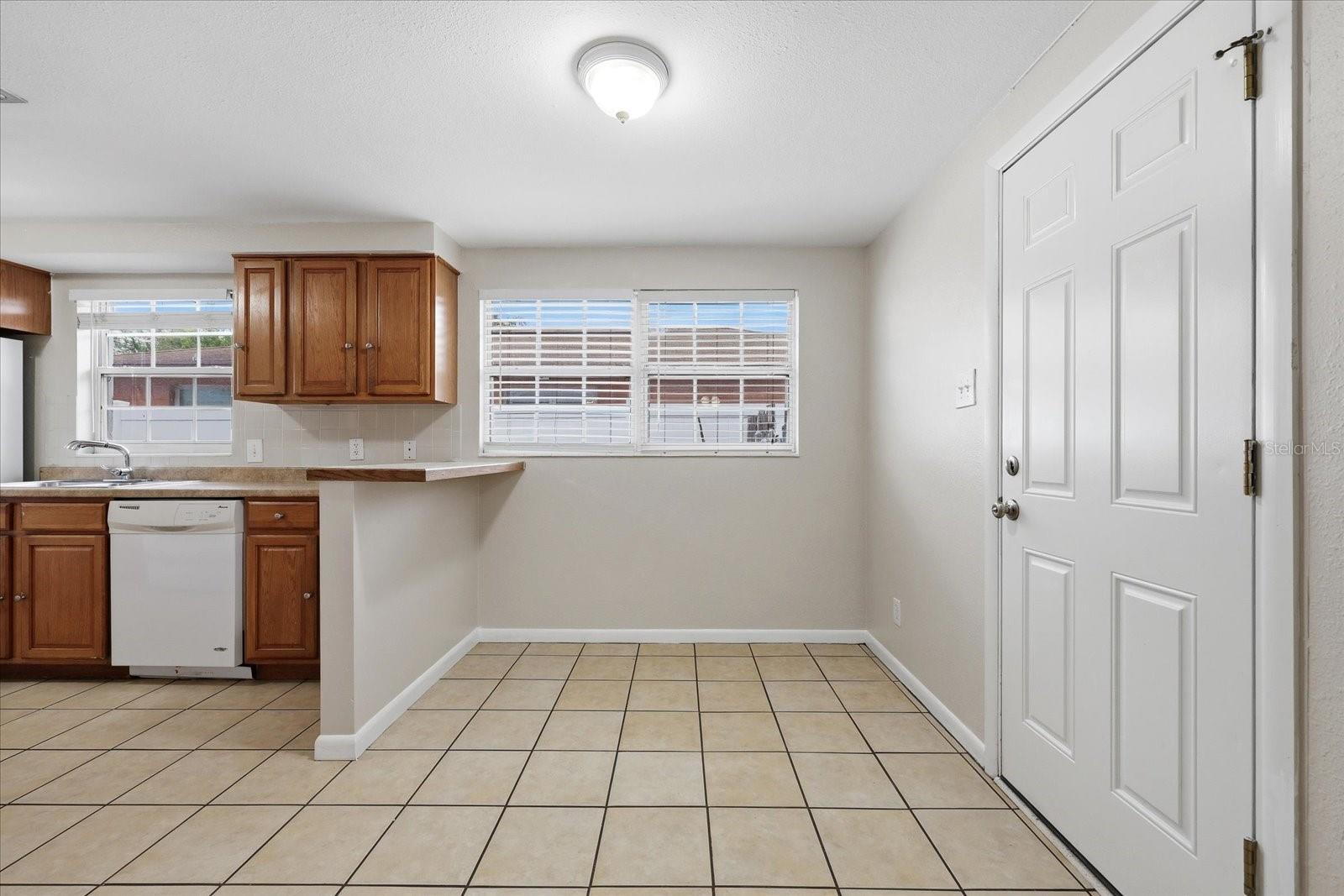 3915 W STATE ST, TAMPA, FL, 33609
