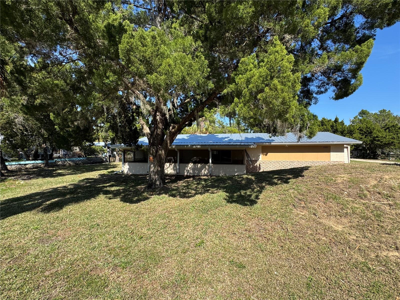 2221 S WATERMAN DR, CRYSTAL RIVER, FL, 34429