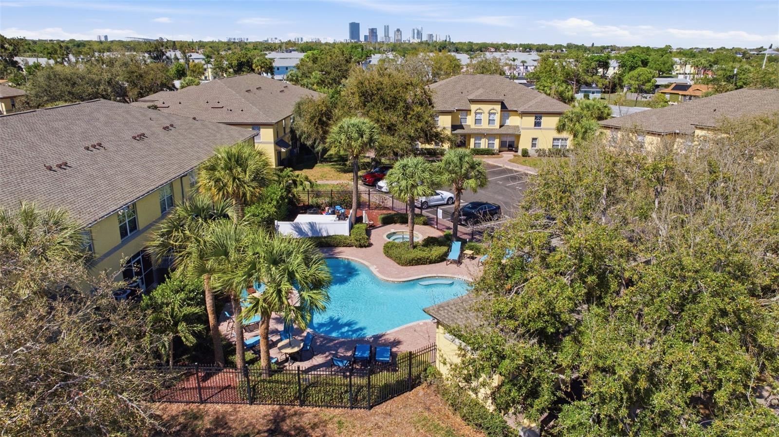 192 COQUINA BAY DR, ST PETERSBURG, FL, 33705