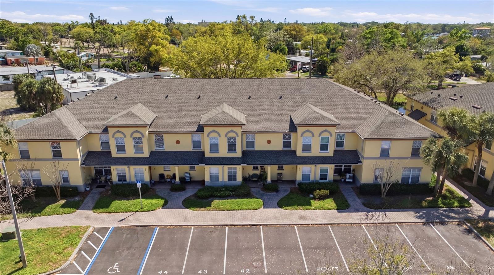 192 COQUINA BAY DR, ST PETERSBURG, FL, 33705