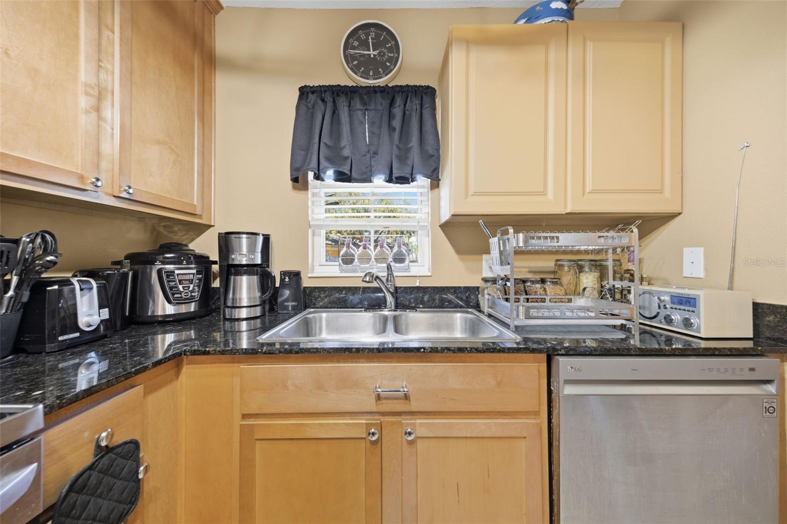 192 COQUINA BAY DR, ST PETERSBURG, FL, 33705