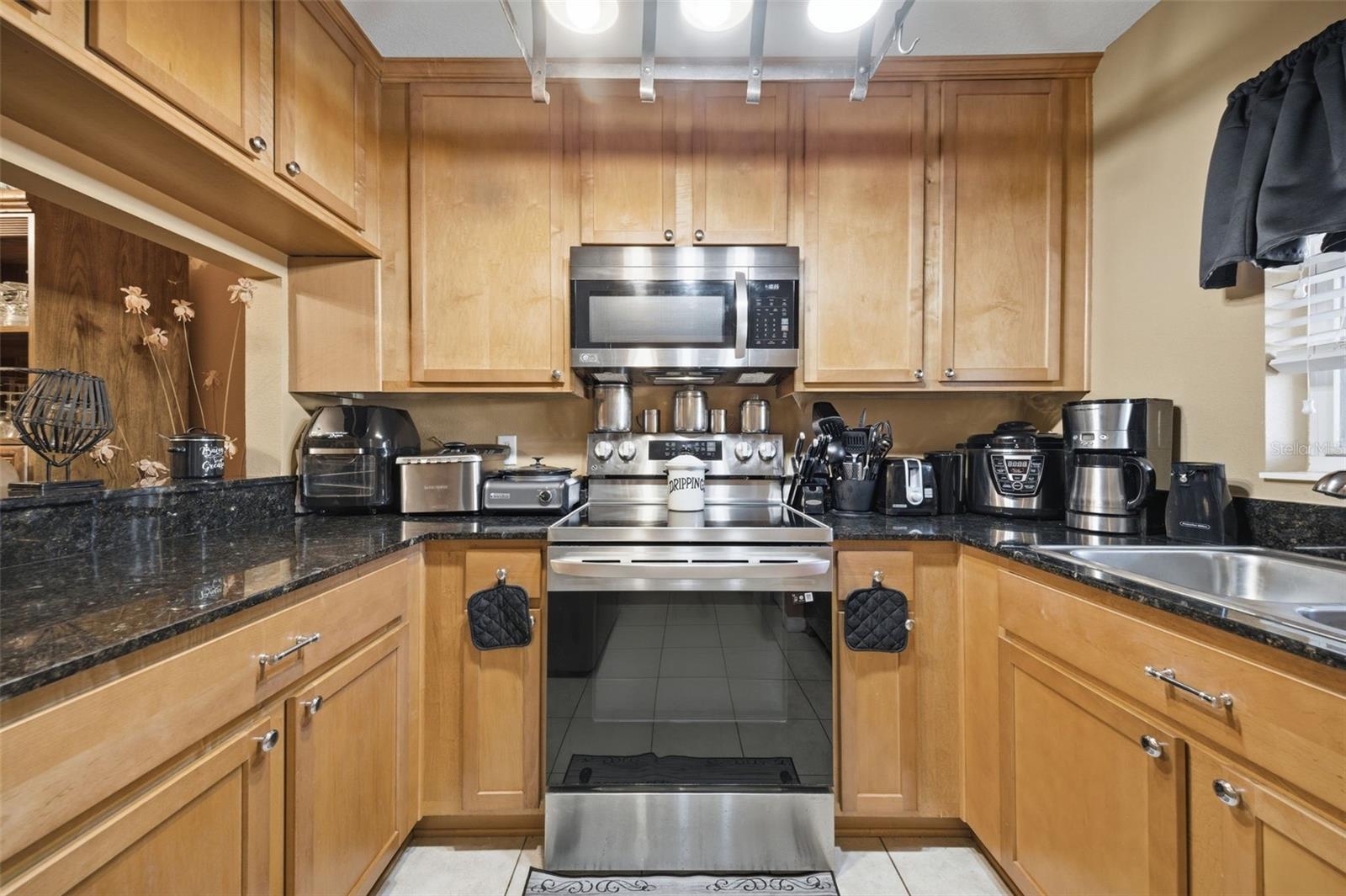 192 COQUINA BAY DR, ST PETERSBURG, FL, 33705