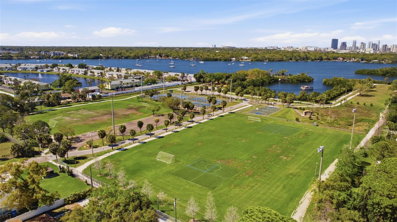 192 COQUINA BAY DR, ST PETERSBURG, FL, 33705