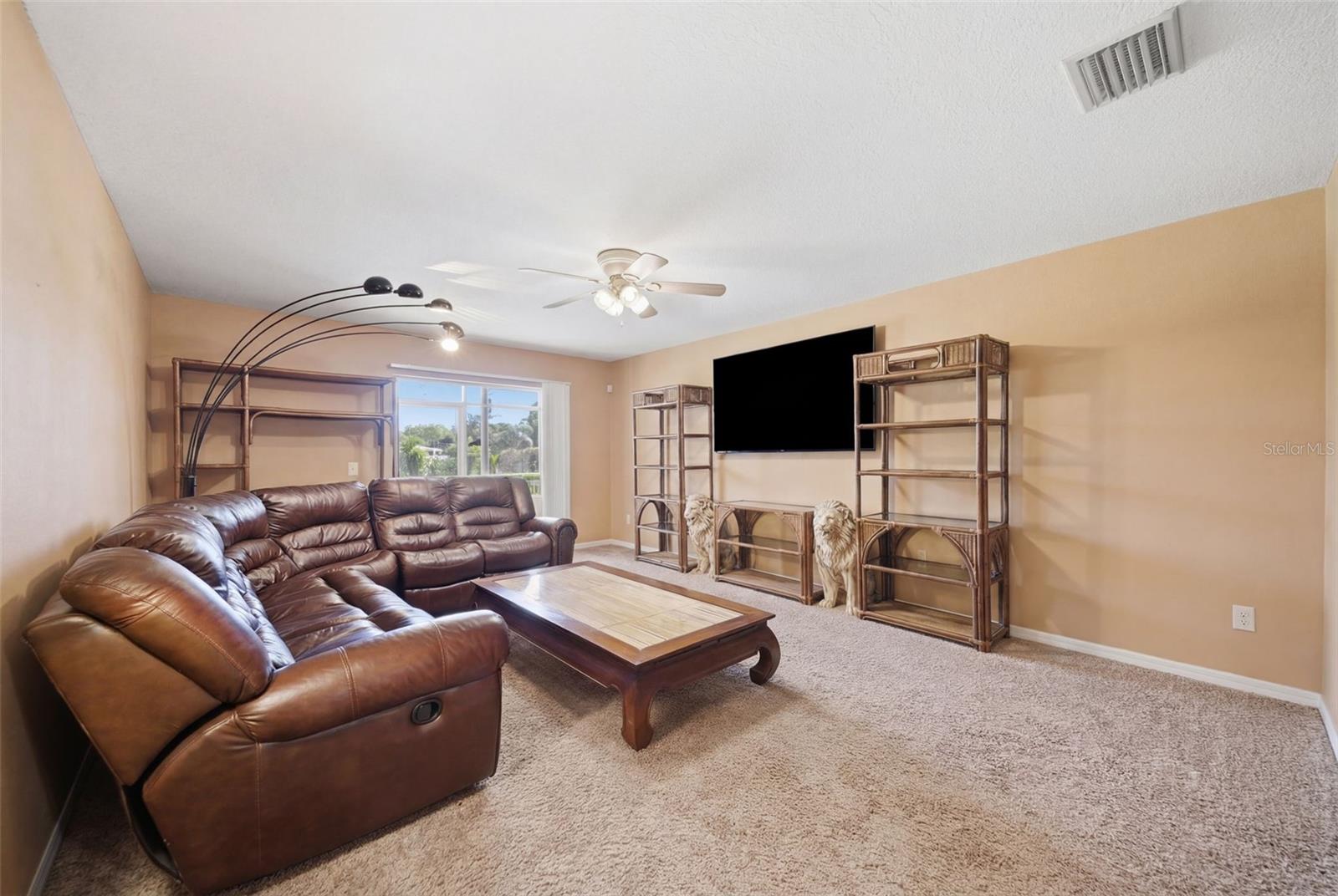 192 COQUINA BAY DR, ST PETERSBURG, FL, 33705