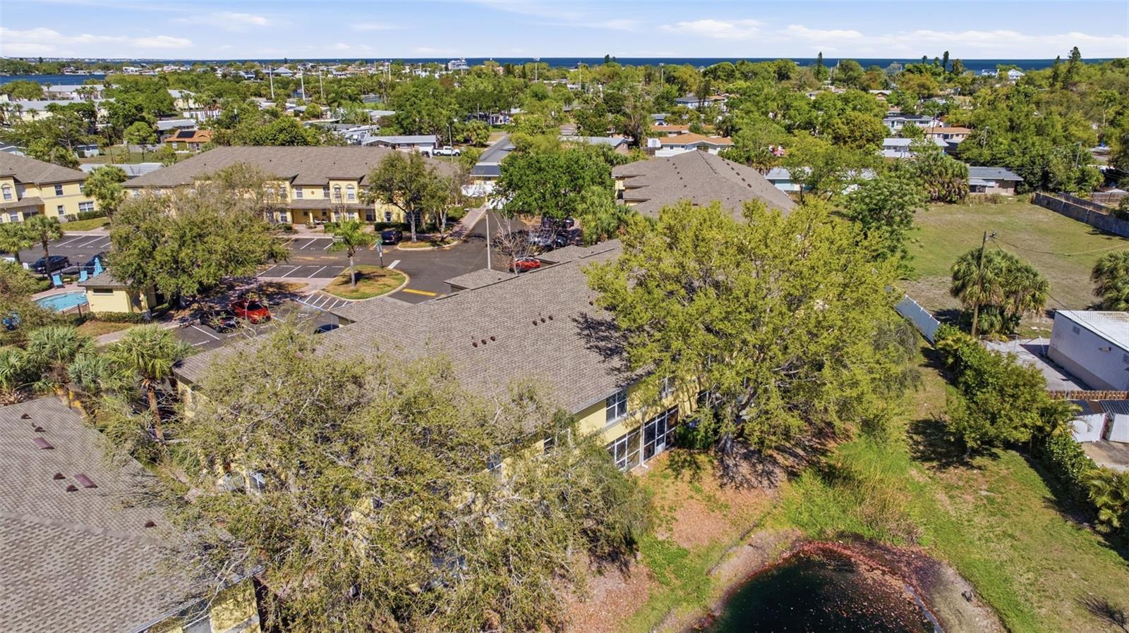 192 COQUINA BAY DR, ST PETERSBURG, FL, 33705