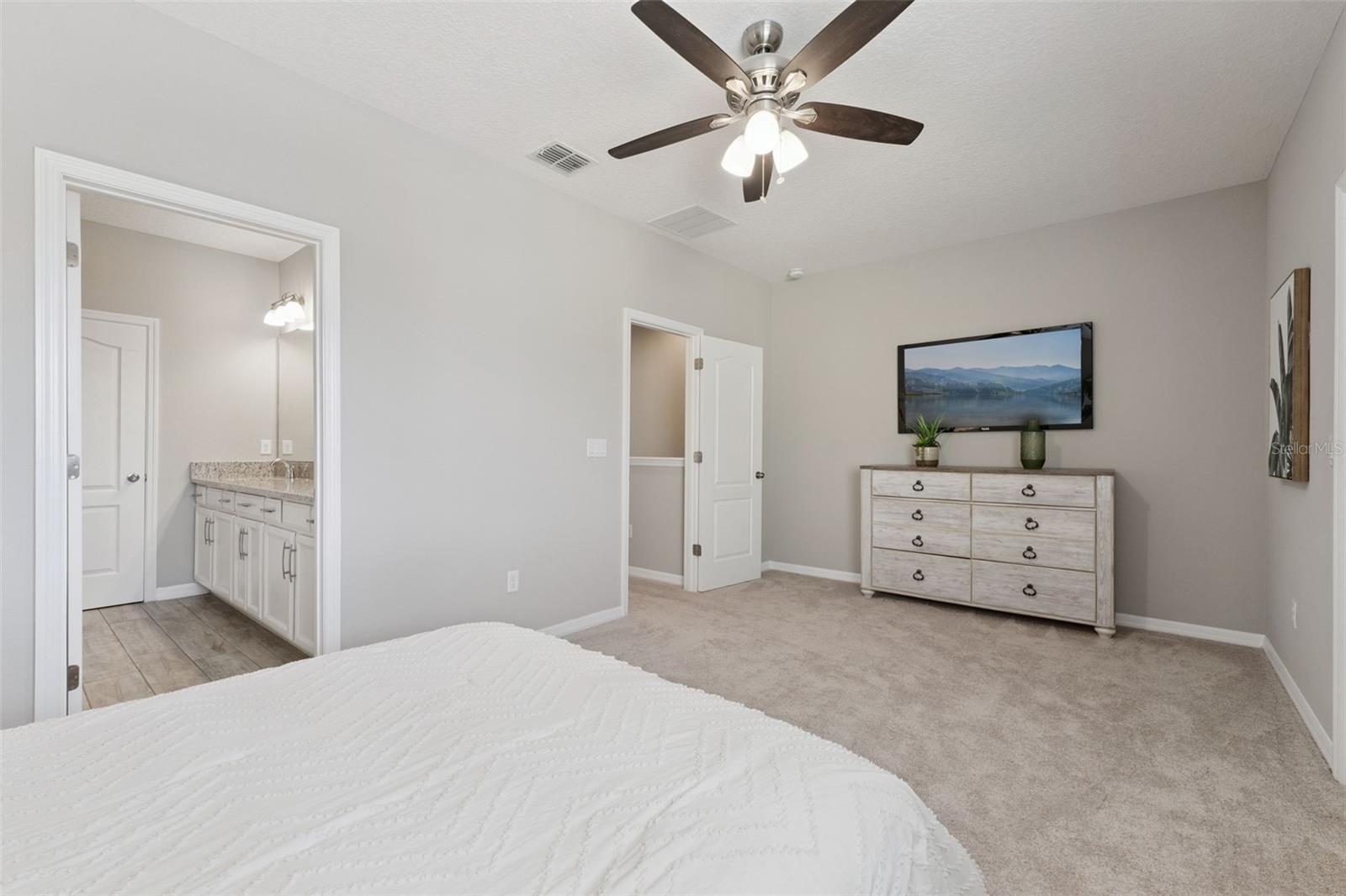 2555 EGRET SHORES DR, ORLANDO, FL, 32825