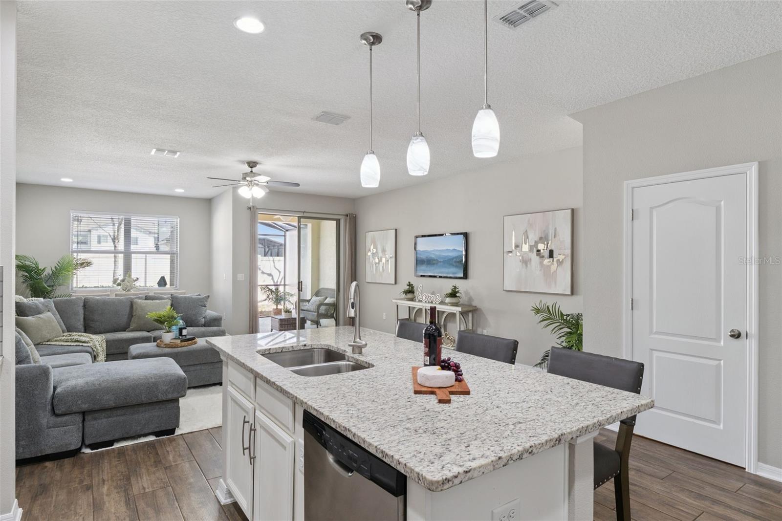 2555 EGRET SHORES DR, ORLANDO, FL, 32825