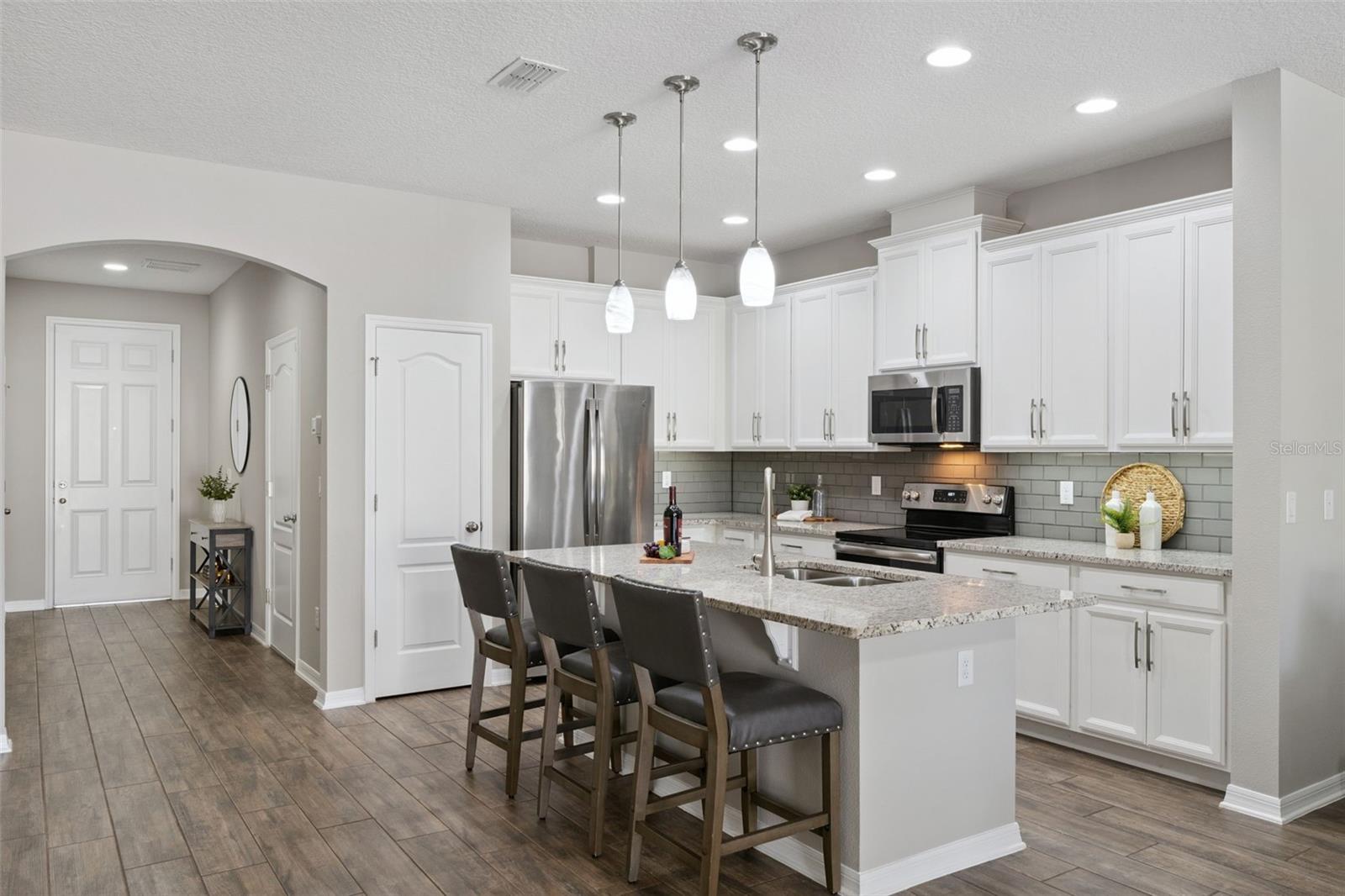 2555 EGRET SHORES DR, ORLANDO, FL, 32825