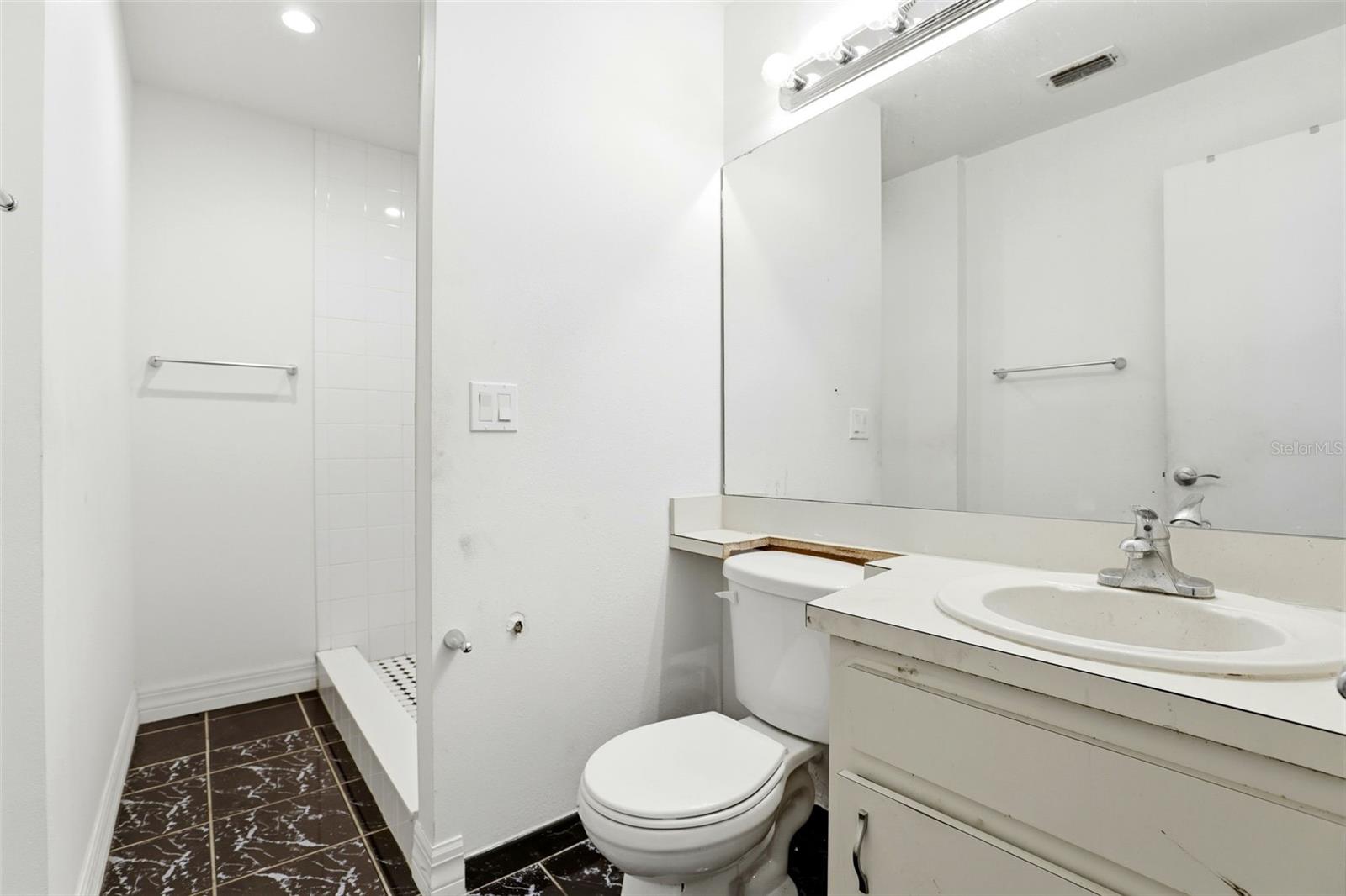6010 SCOTCHWOOD GLN #111, ORLANDO, FL, 32822