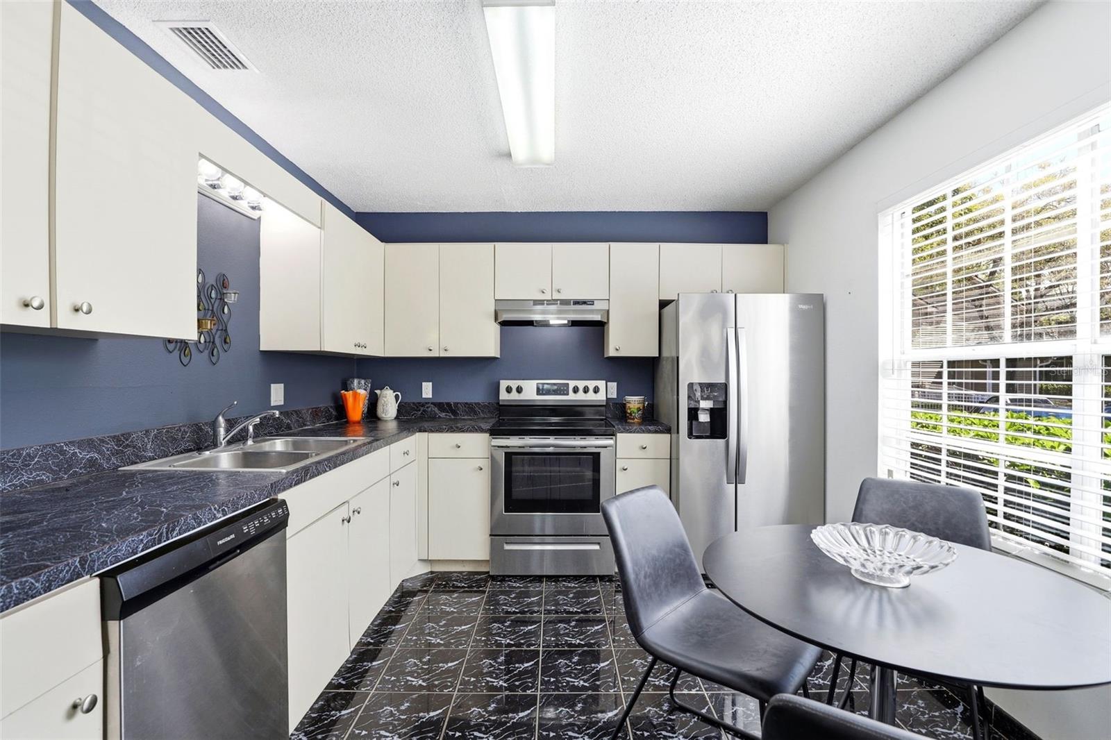 6010 SCOTCHWOOD GLN #111, ORLANDO, FL, 32822