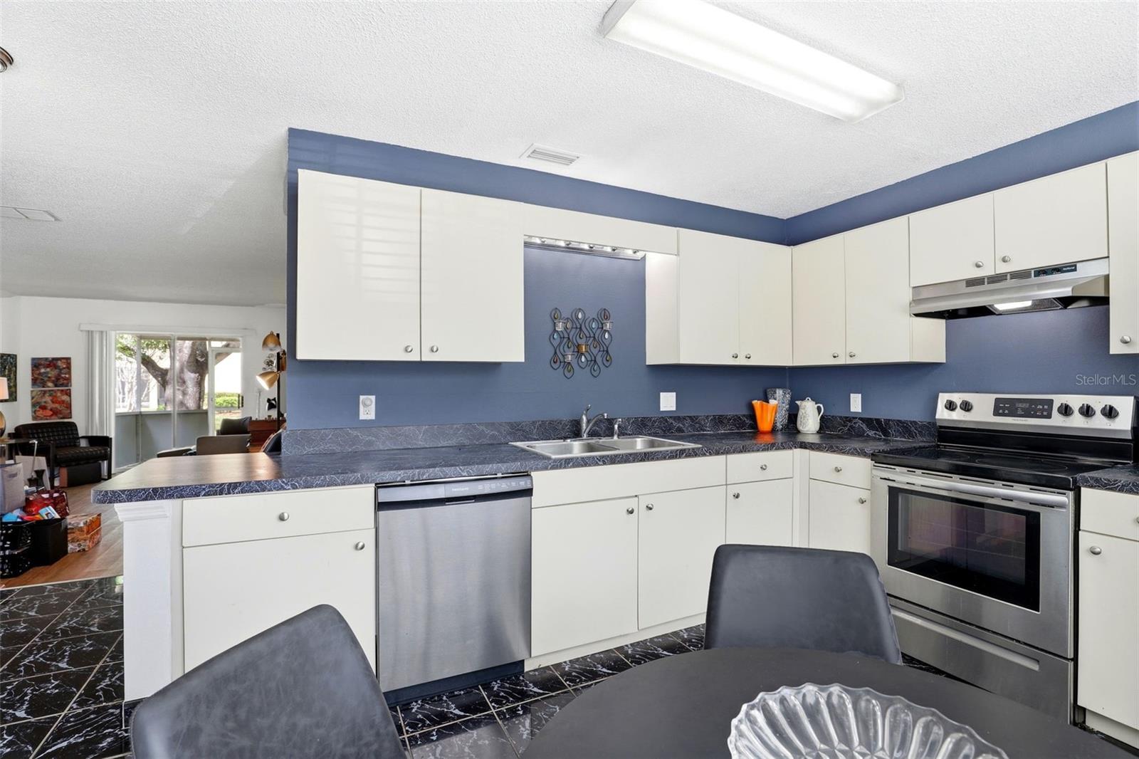 6010 SCOTCHWOOD GLN #111, ORLANDO, FL, 32822