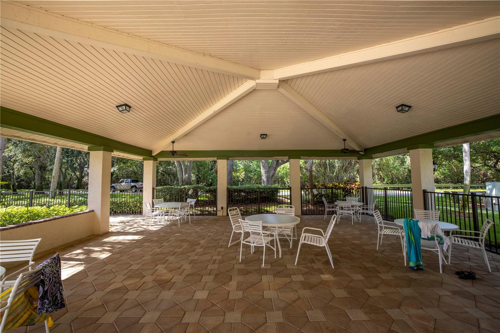 912 MYAKKA CT NE, ST PETERSBURG, FL, 33702