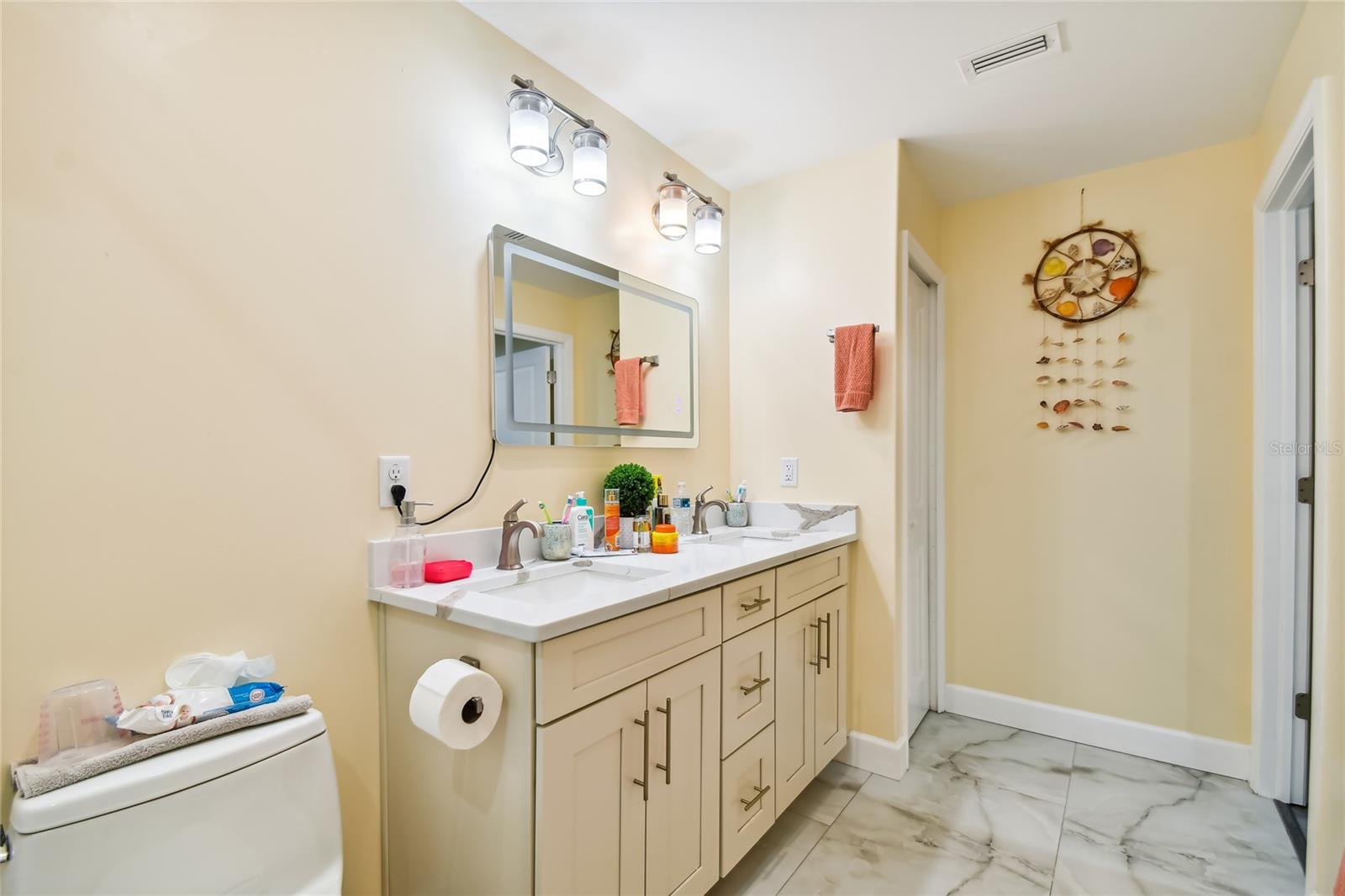 711 EAGLE LN, APOLLO BEACH, FL, 33572