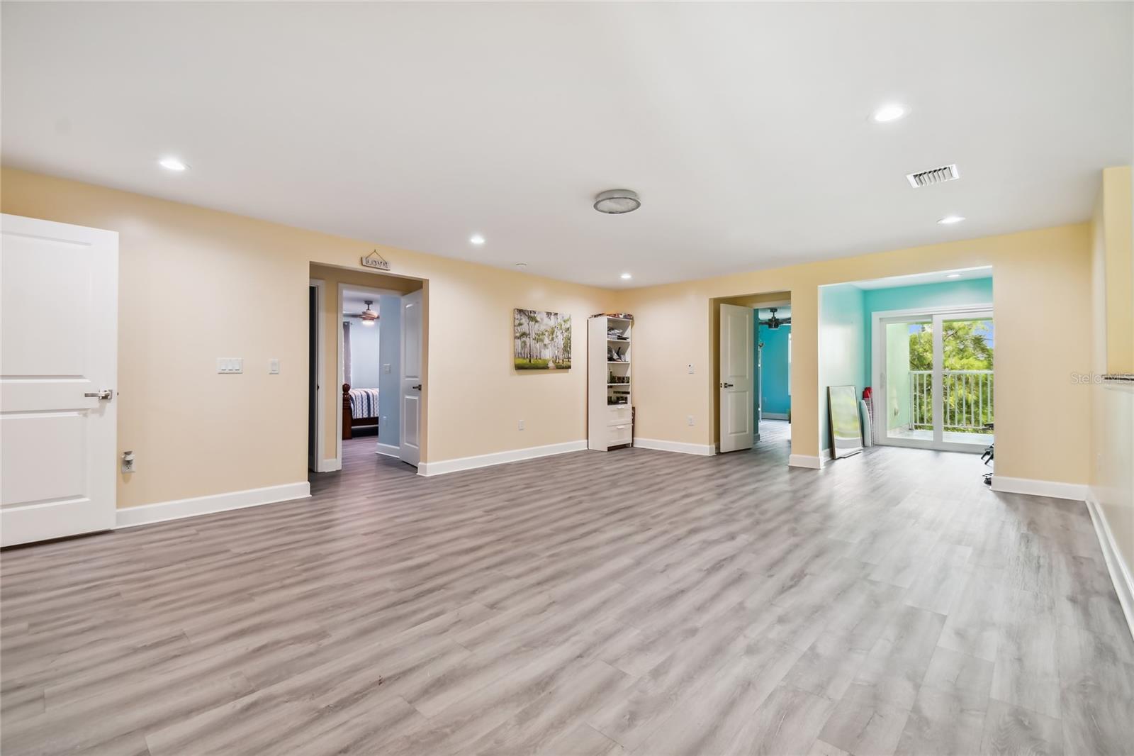 711 EAGLE LN, APOLLO BEACH, FL, 33572