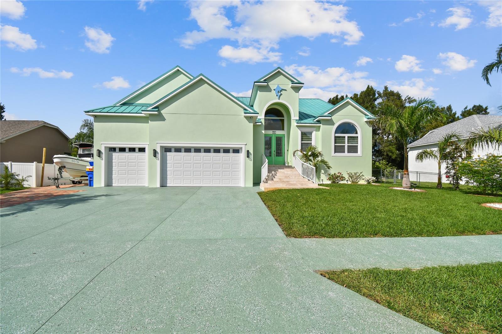 711 EAGLE LN, APOLLO BEACH, FL, 33572