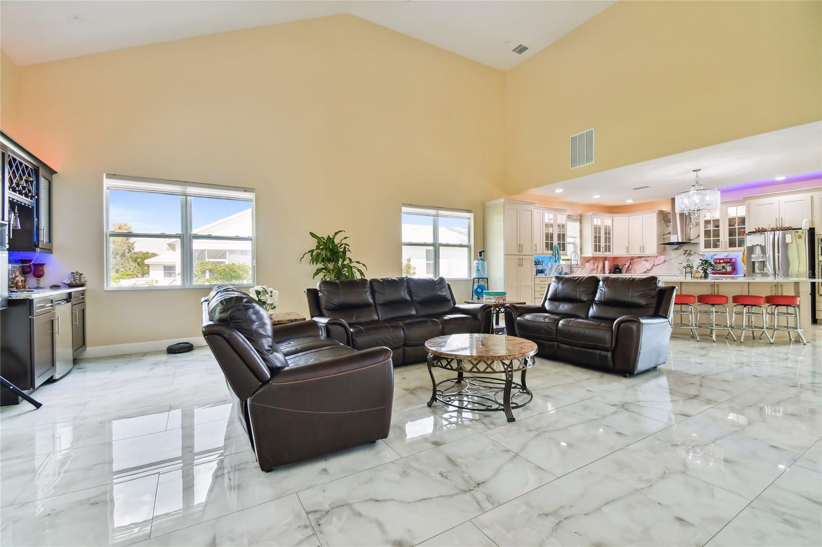 711 EAGLE LN, APOLLO BEACH, FL, 33572
