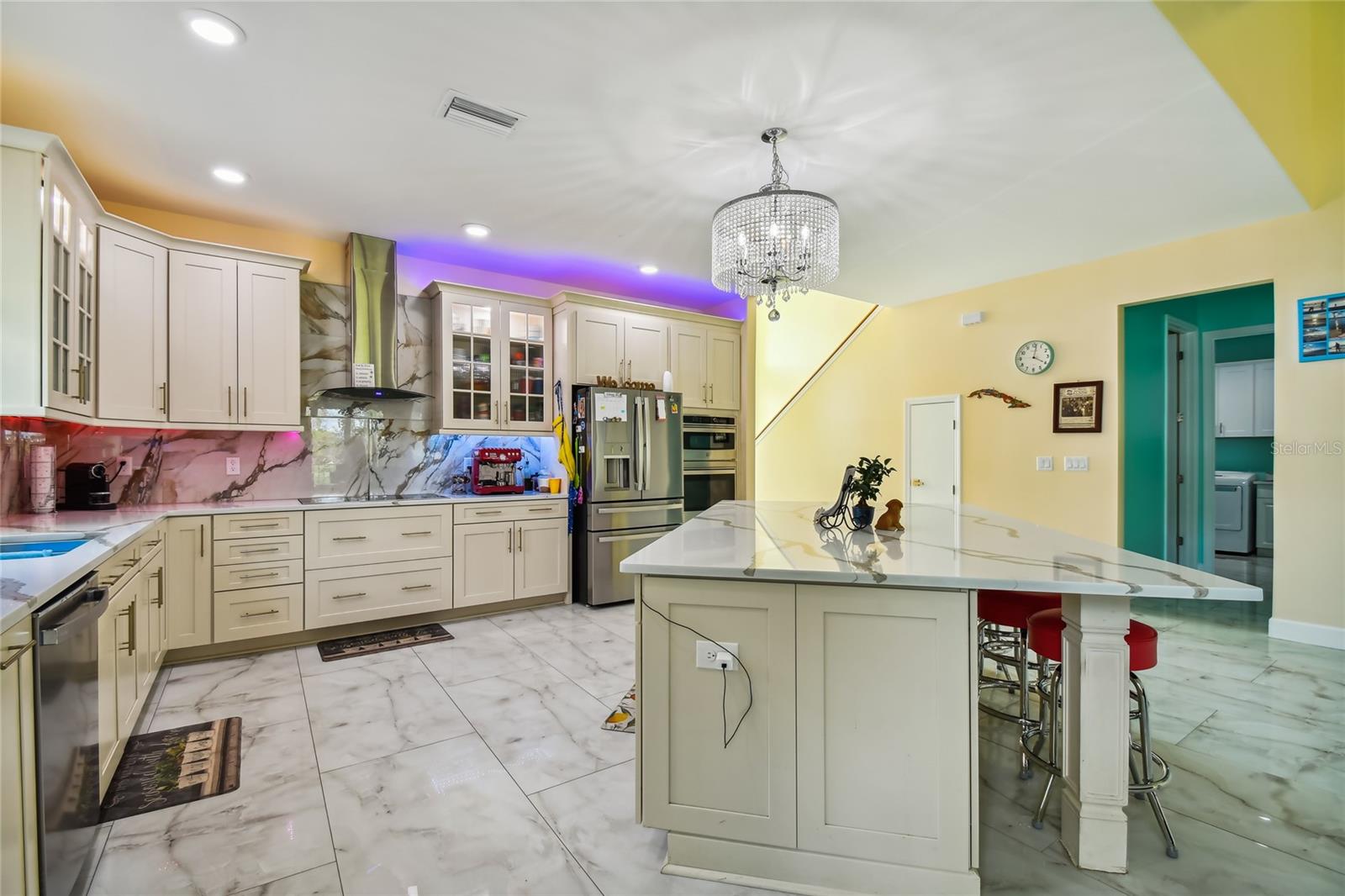 711 EAGLE LN, APOLLO BEACH, FL, 33572