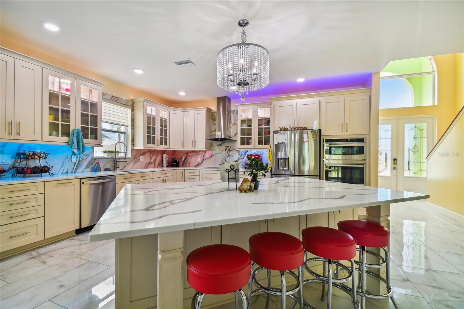 711 EAGLE LN, APOLLO BEACH, FL, 33572