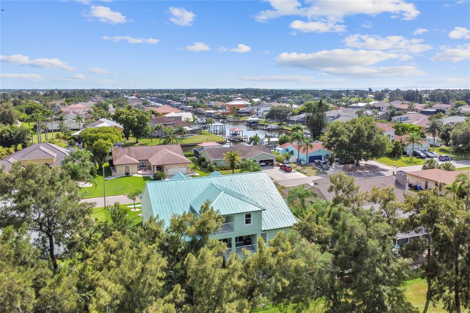 711 EAGLE LN, APOLLO BEACH, FL, 33572