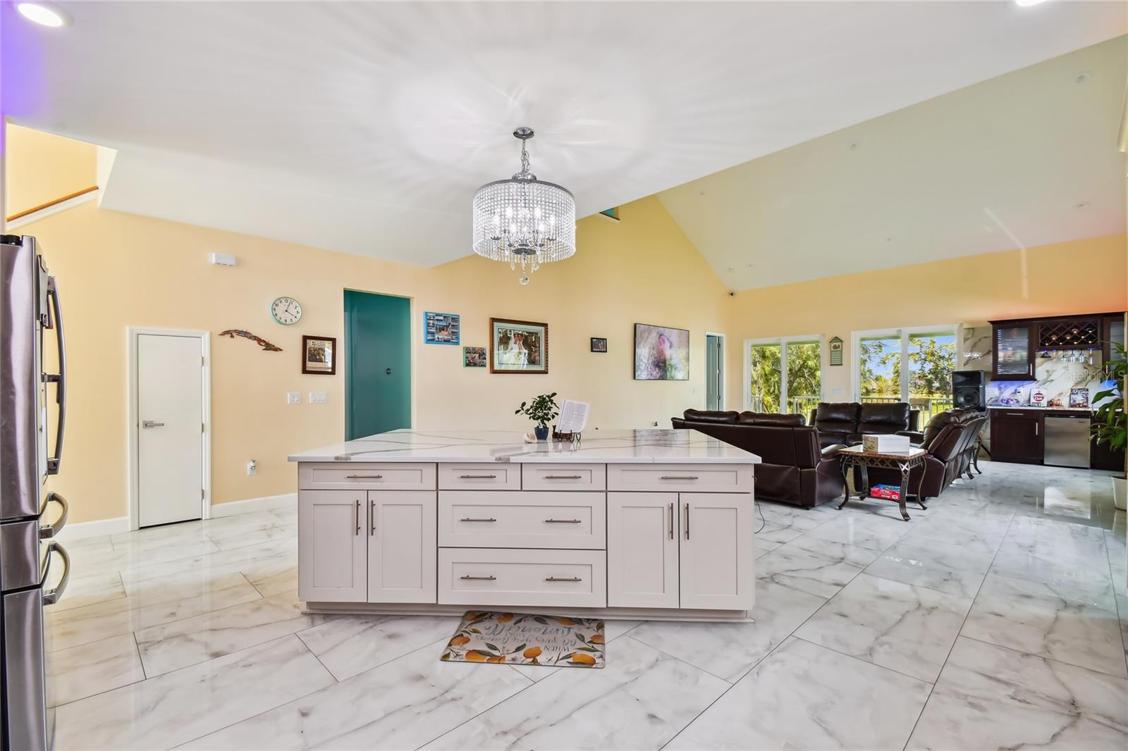 711 EAGLE LN, APOLLO BEACH, FL, 33572