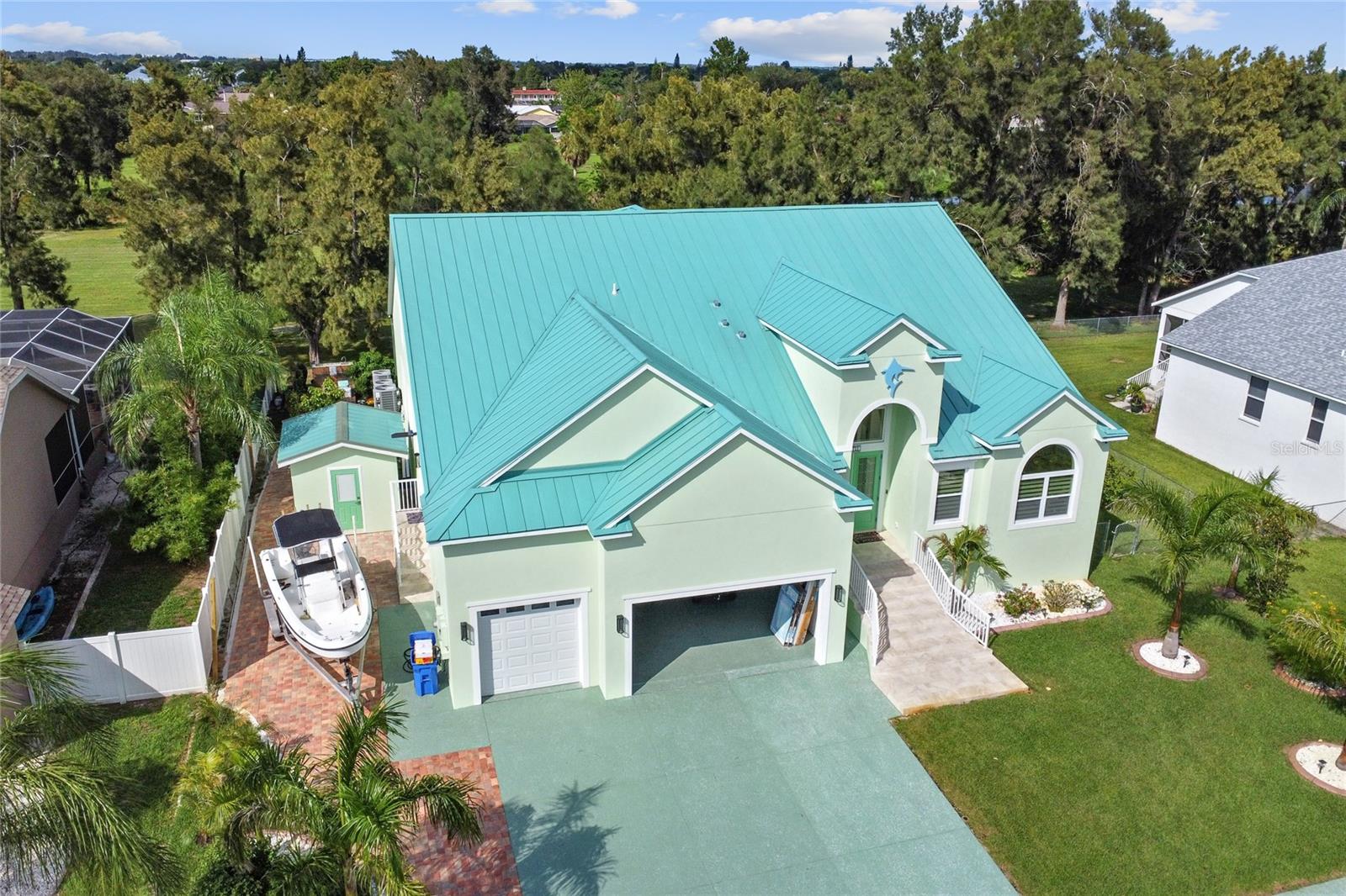 711 EAGLE LN, APOLLO BEACH, FL, 33572
