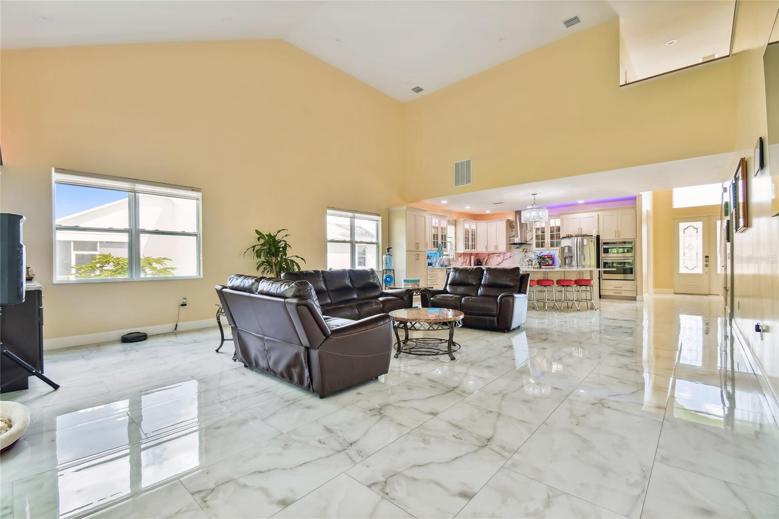 711 EAGLE LN, APOLLO BEACH, FL, 33572