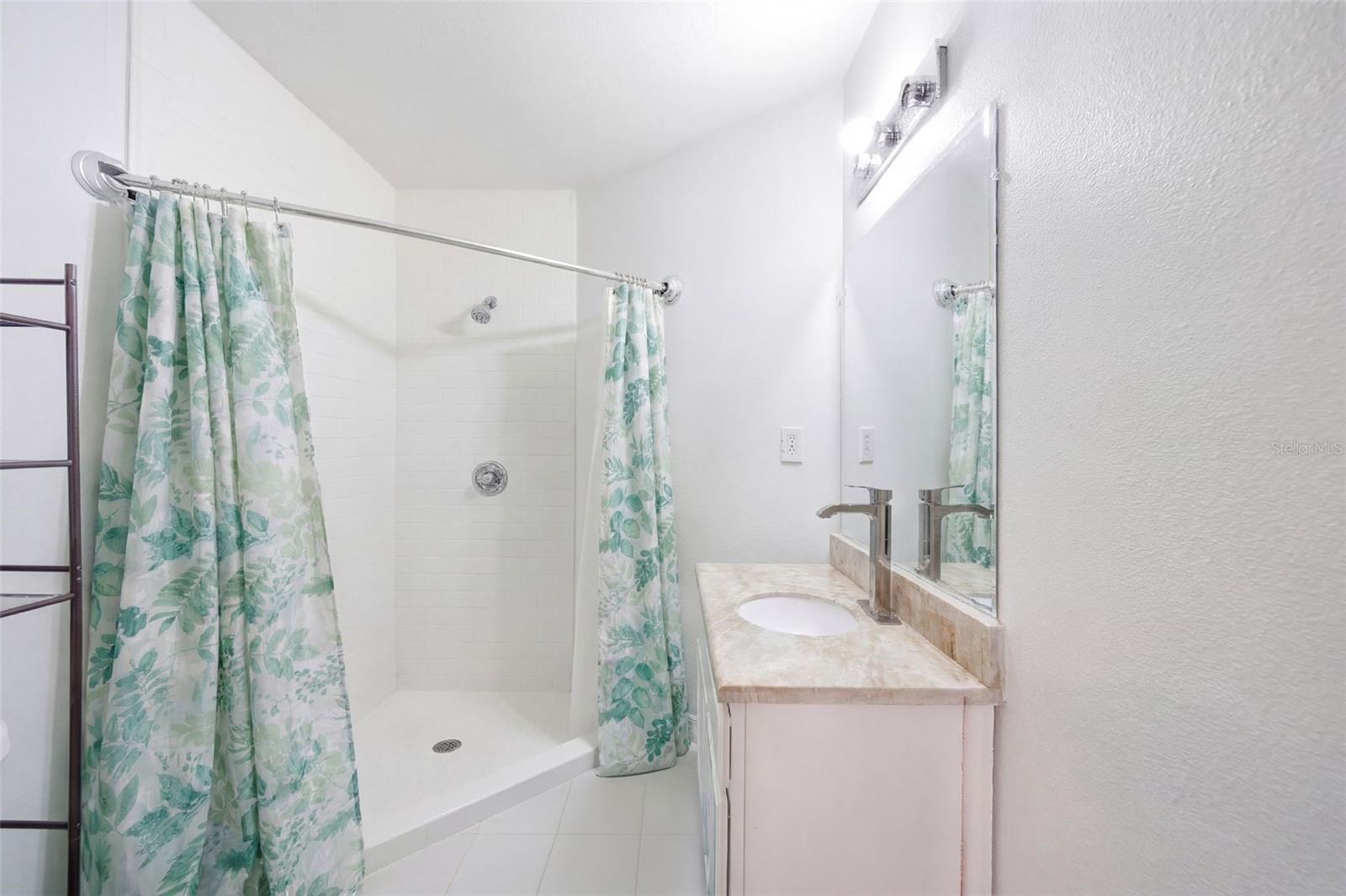 411 ROBIN RD, DAVENPORT, FL, 33896