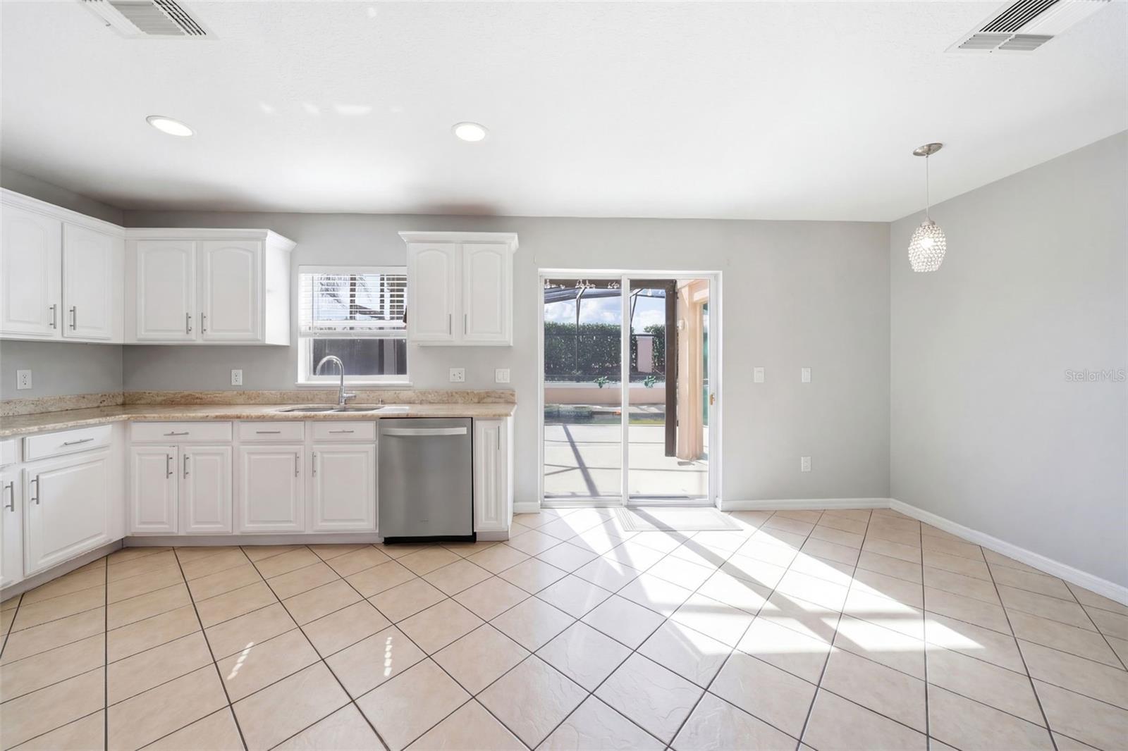 411 ROBIN RD, DAVENPORT, FL, 33896