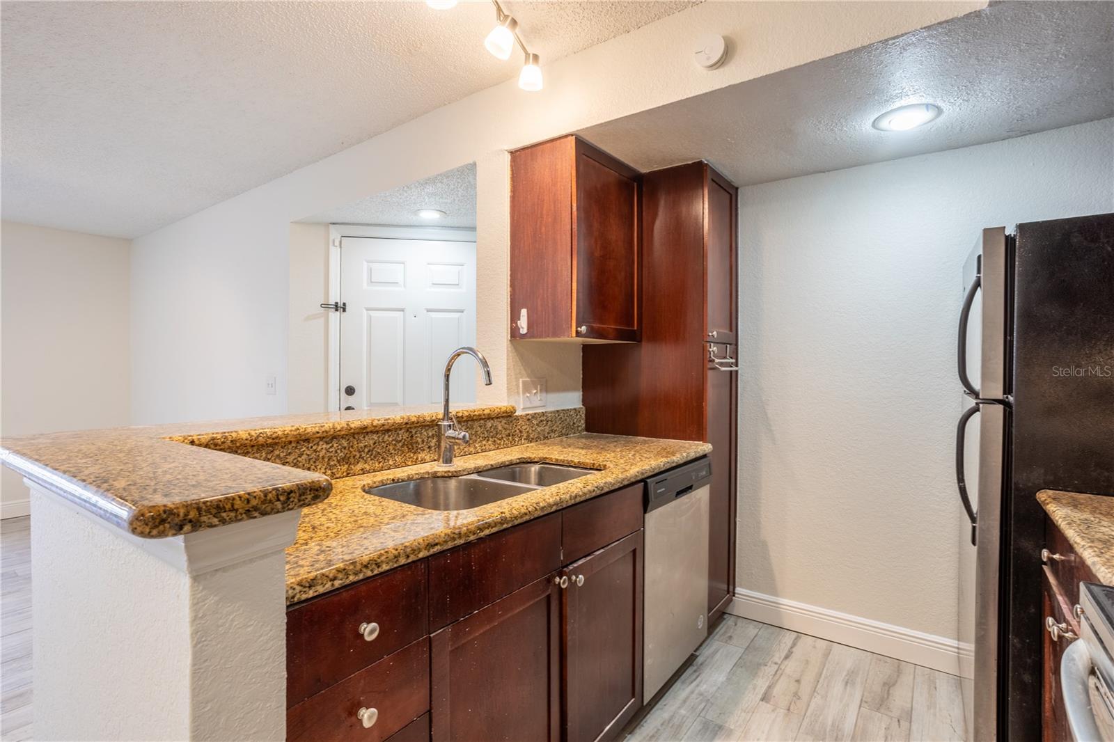 5156 CONROY RD #16, ORLANDO, FL, 32811